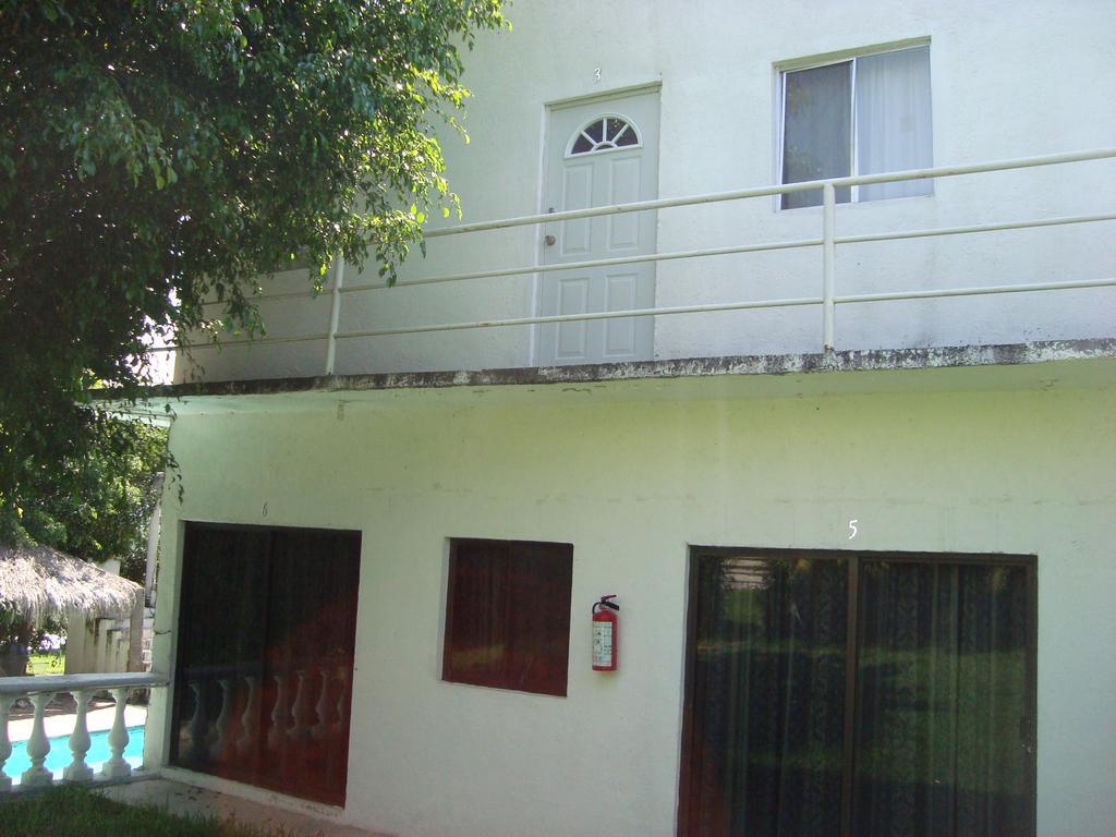 Hotel Teques Inn Tequesquitengo Exterior foto