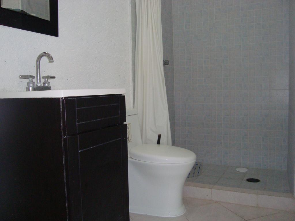 Hotel Teques Inn Tequesquitengo Quarto foto